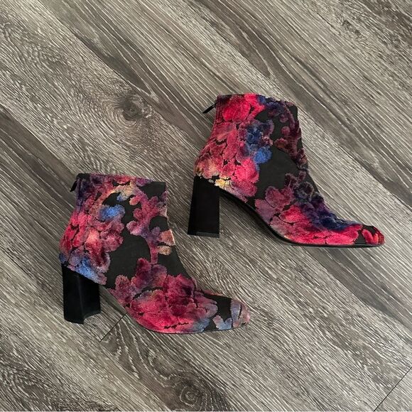 Stuart Weitzman Bacari Brocade Botanic Ankle Boot - Picture 8 of 9
